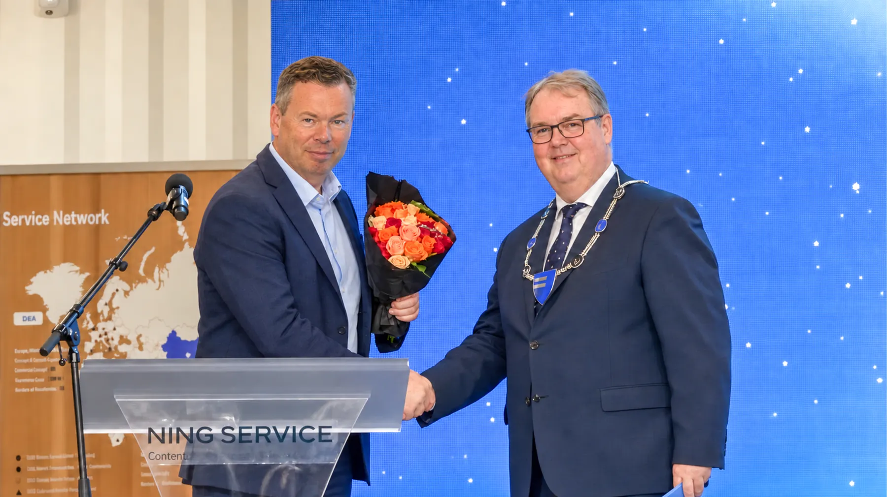 Benedikt G. Gudmundsson with Lillestrøm mayor Kjartan Berland at the opening ceremony